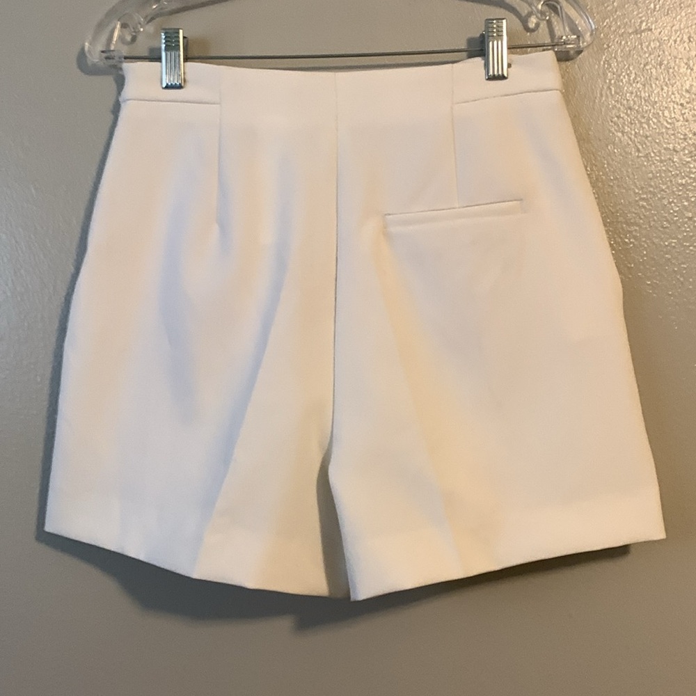 Zara Women’s White Shorts with Gold Buttons Size NWT - Picture 5 of 12